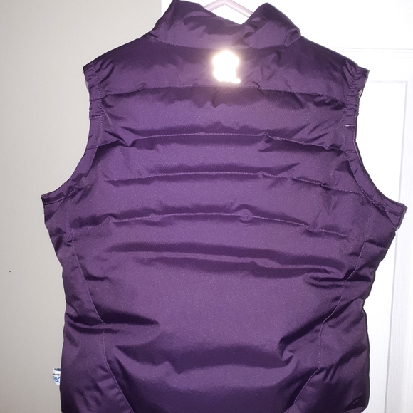 Down-Filled Reversible Vest - Team Canada - Picture 2 of 5